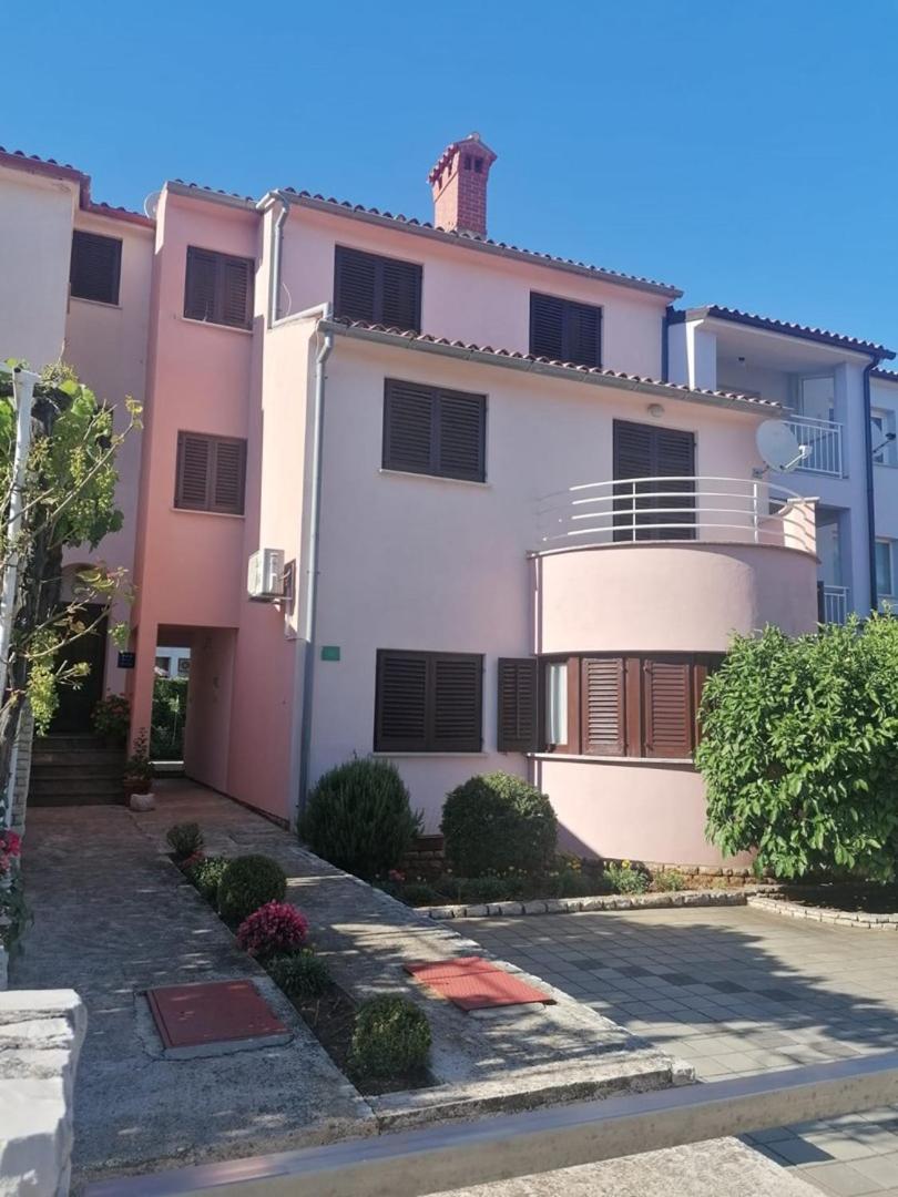 Lorena Apartments In Pula Luaran gambar