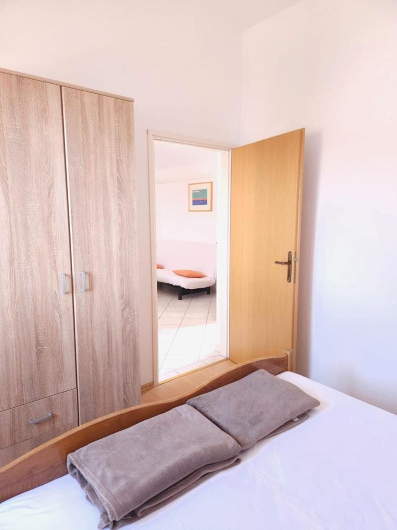 Lorena Apartments In Pula Luaran gambar