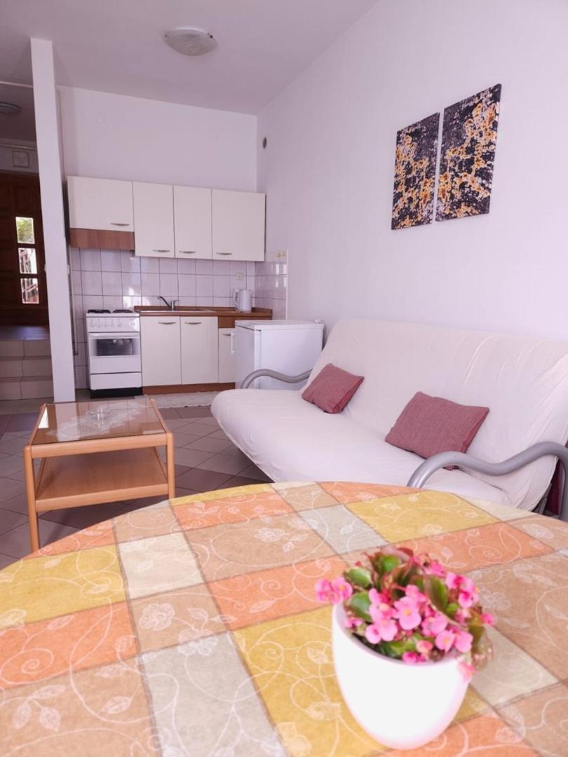 Lorena Apartments In Pula Luaran gambar